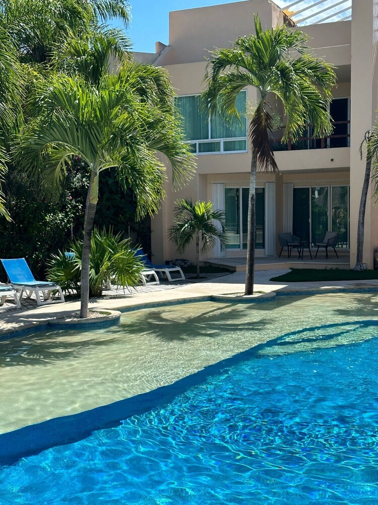 Coral Maya Stay Suites 46/50