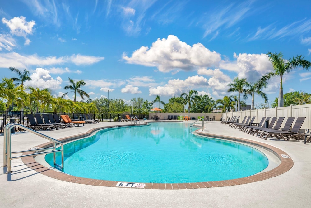 Caretta Landing Sarasota, an Ascend Collection Hotel 45/49