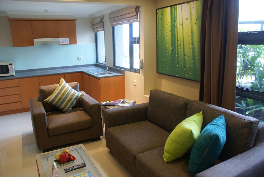 Grand Tropic Suites Jakarta 42/64