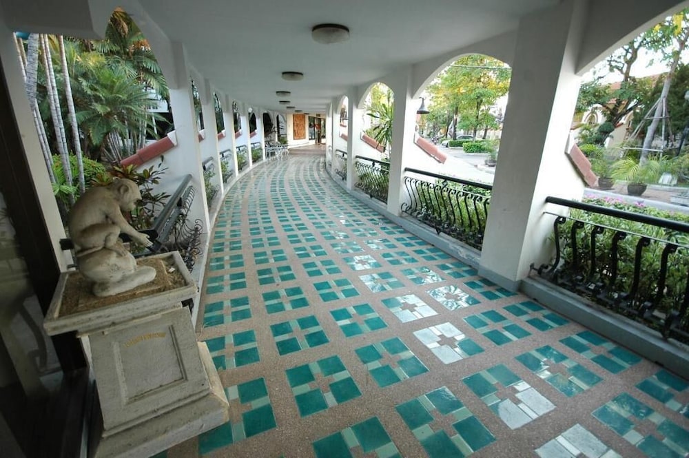 Dad D Resort by Lopburi Inn Resort 36/63