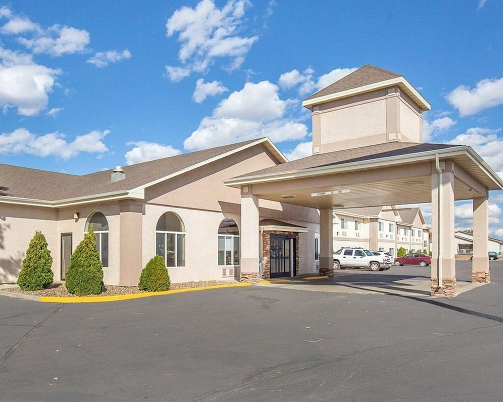 FairBridge Inn and Suites Glendive (ex Comfort Inn) 1/30