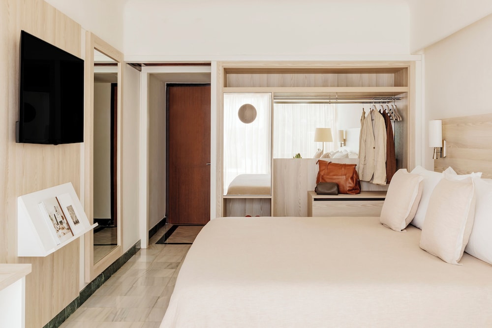 Premium, King Bed, Resort View