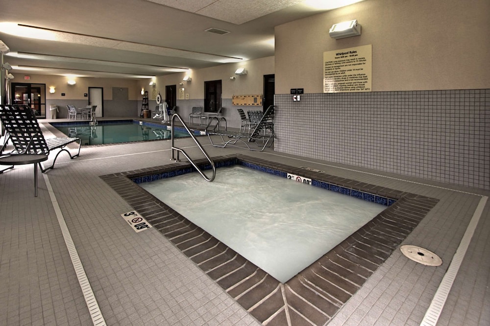 Hampton Inn Defiance 13/25