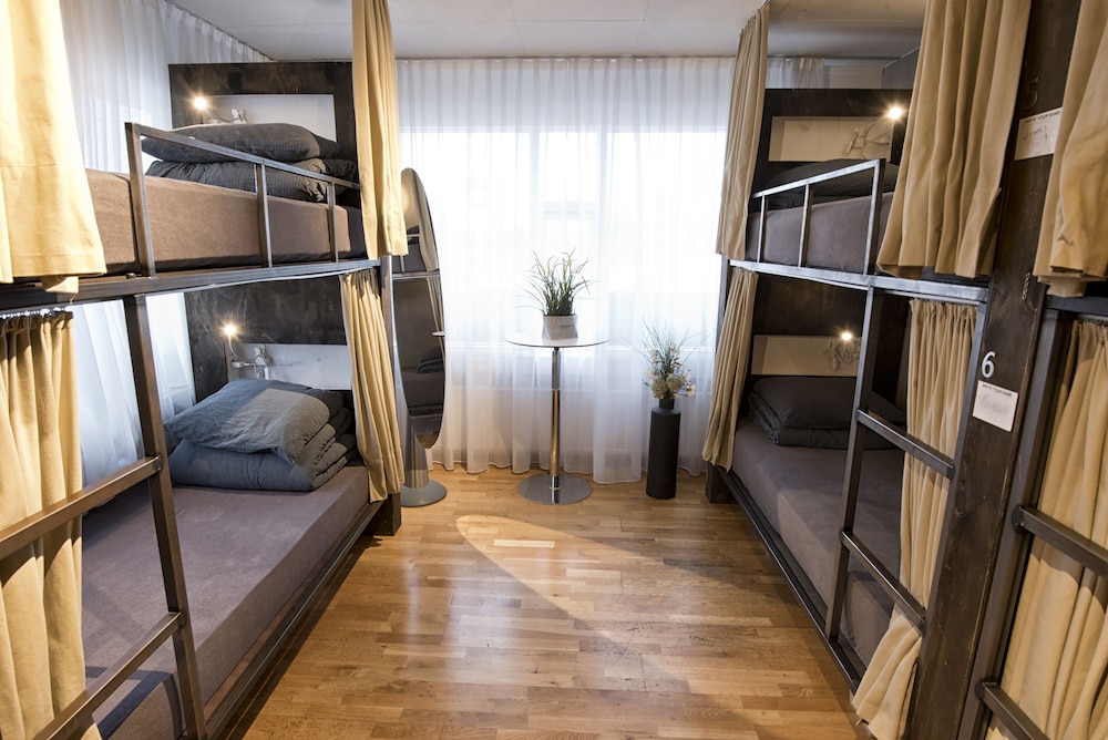 B14 Hostel 13/26