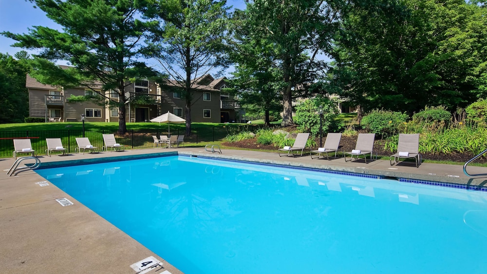 Best Western Inn & Suites Rutland-Killington 6/48