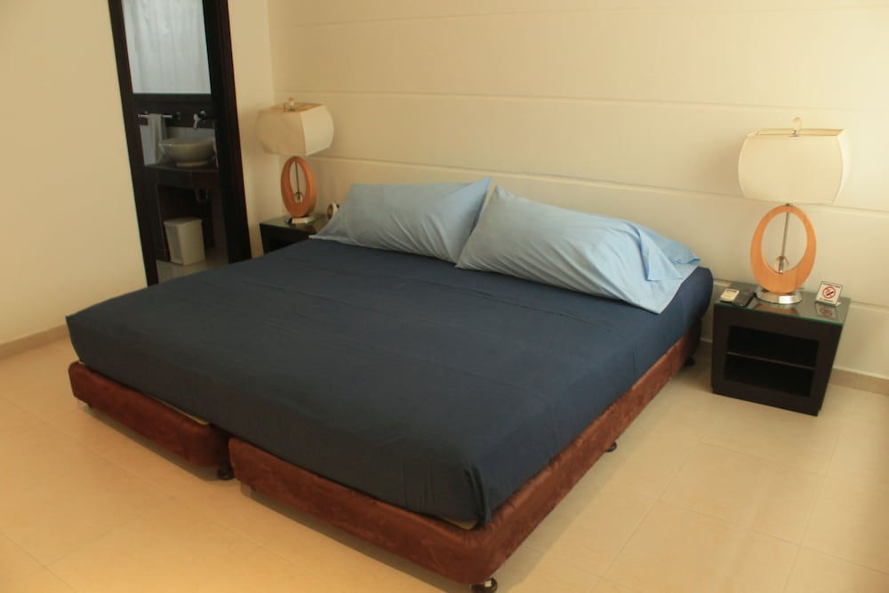 Santorini Hotel And Resort 32/87