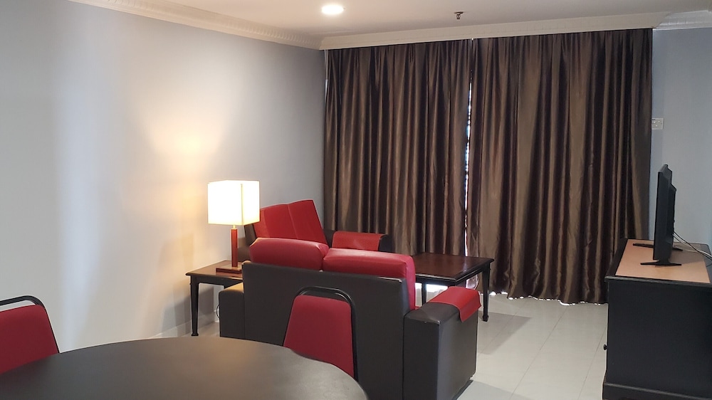 Leisure Cove Hotel Apartments 35/50