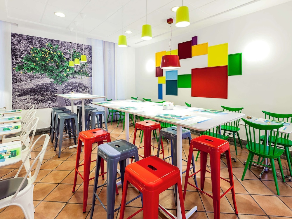 IBIS STYLES NAPOLI GARIBALDI 50/66