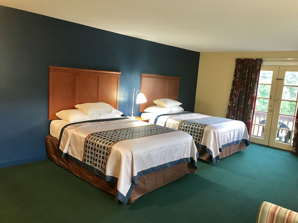 Swiss Chalets Village Inn 14/50