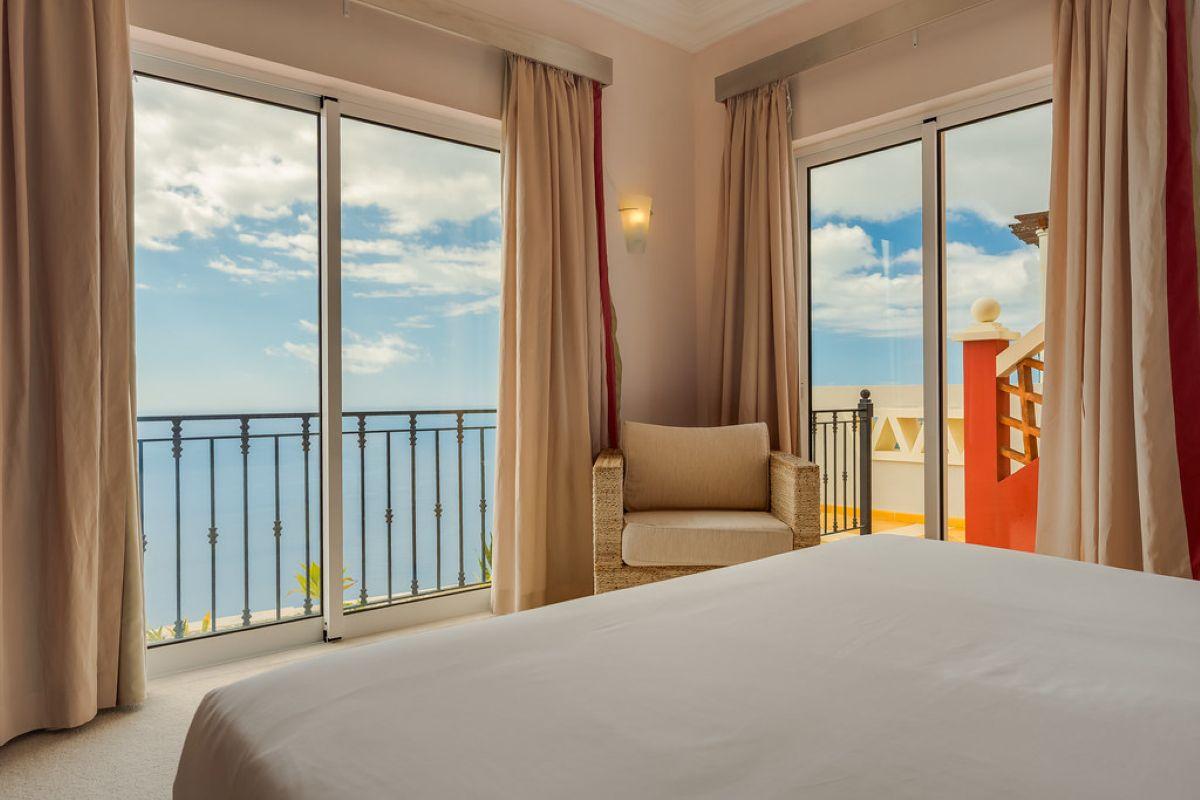 3 Bedrooms, Villa, Sea View, Balcony or Terrace