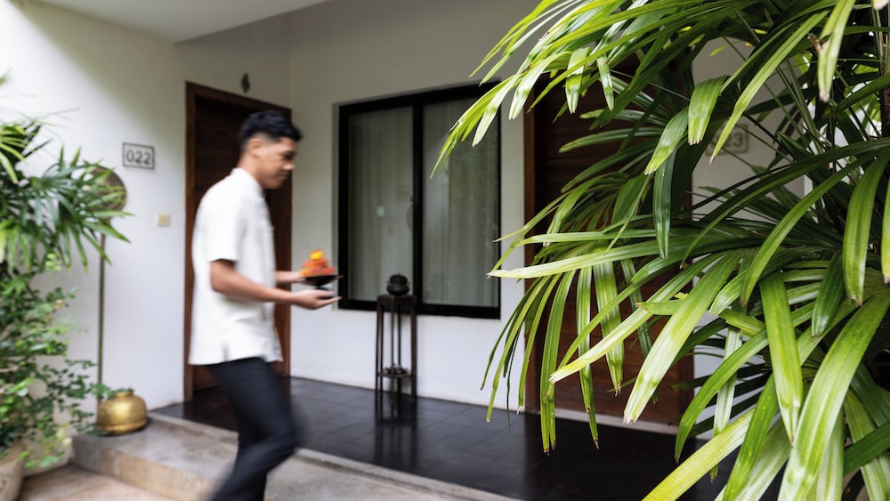 LYNNAYA URBAN RIVER RESORT 8/69