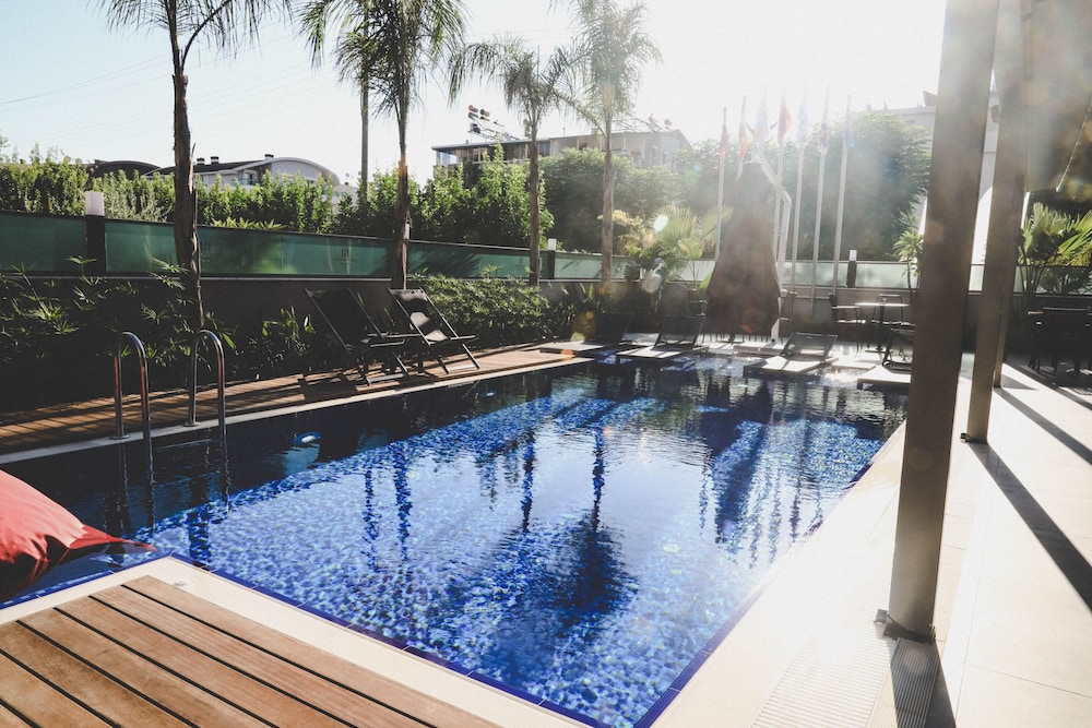 Laren Business Hotel And Spa 3/81