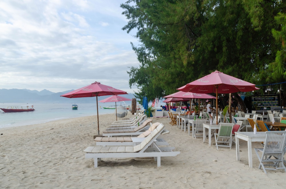 Warna Beach Hotel 44/46