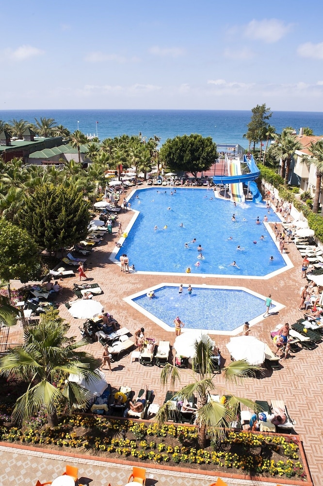 Concordia Celes Hotel 44/47