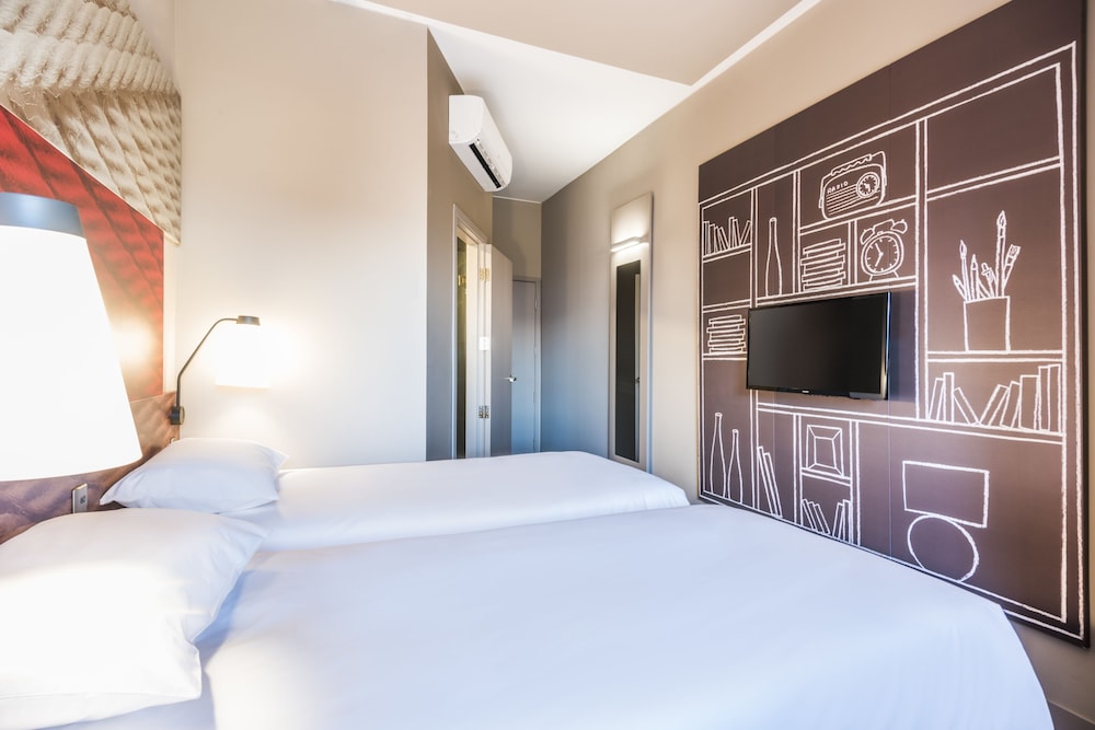 Ibis Apartado 7/67