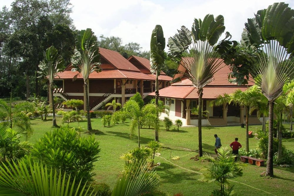 Rompin Beach Resorts 34/39
