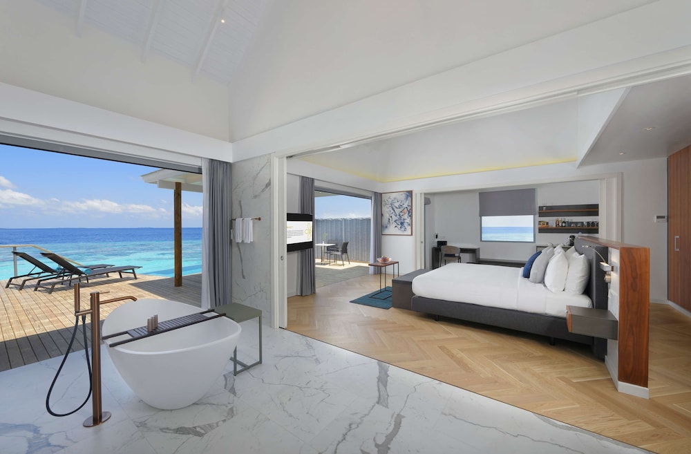 1 Bedroom, Overwater, Villa, King Bed, Private Pool, OUTRIGGER Maldives Maafushivaru Resort 5/8