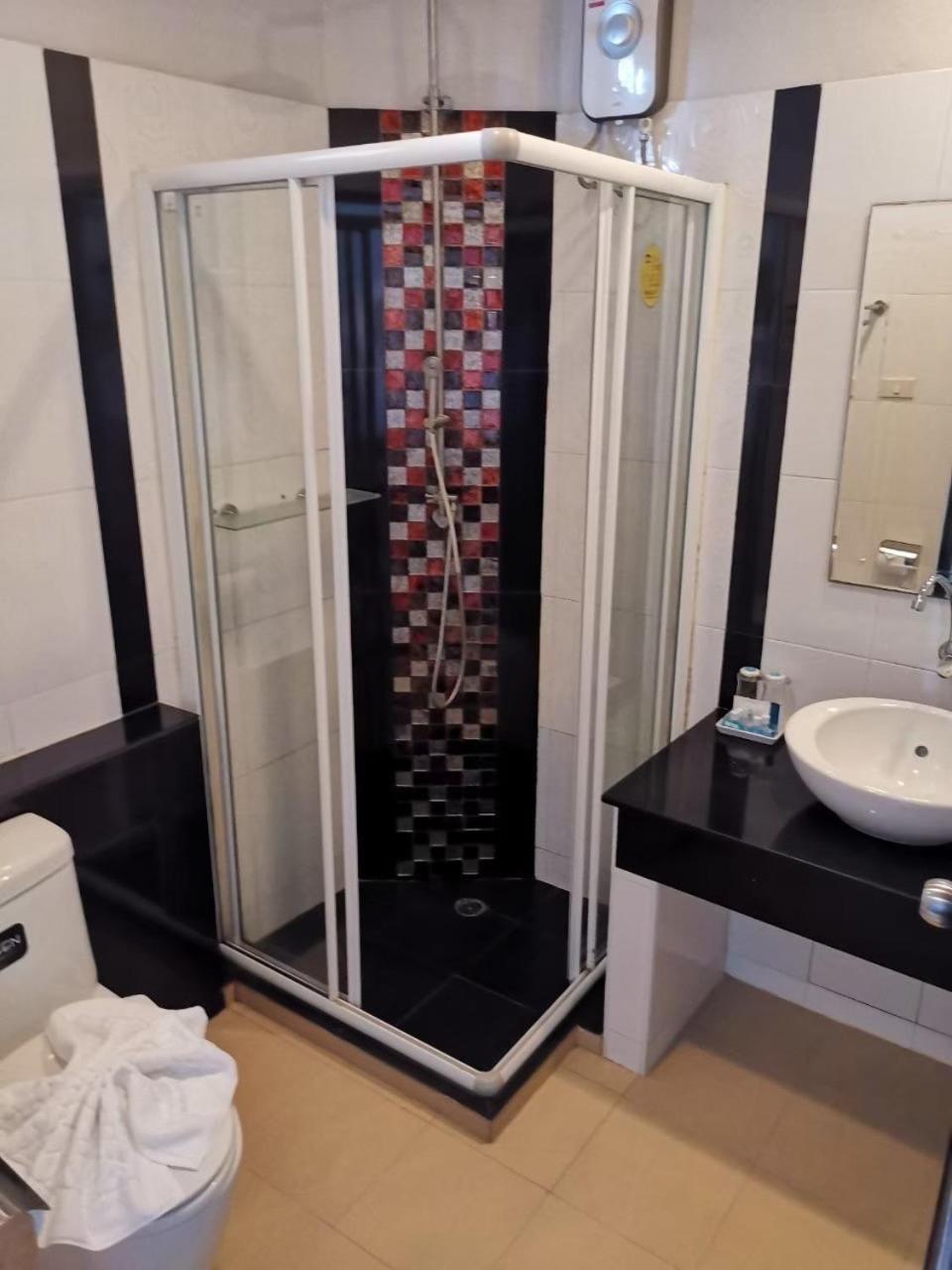 Prasarnsook Villa Beach Resort 50/50