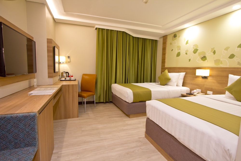 Crown Regency Hotel Makati 24/50