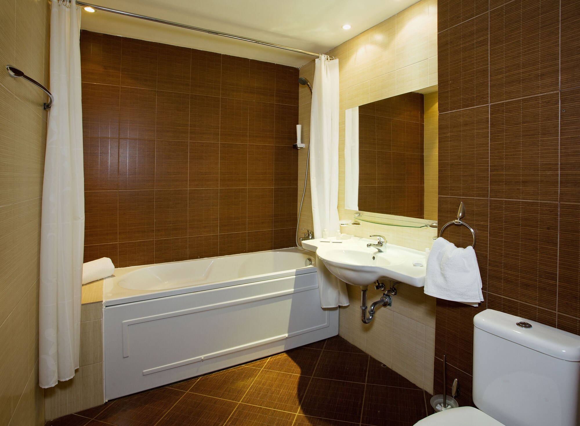 2 BEDROOMS, APARTMENT