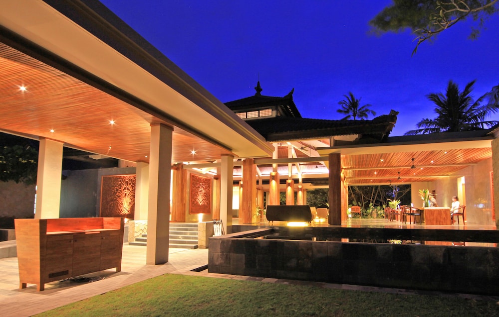 Candi Beach Resort And Spa 9/52