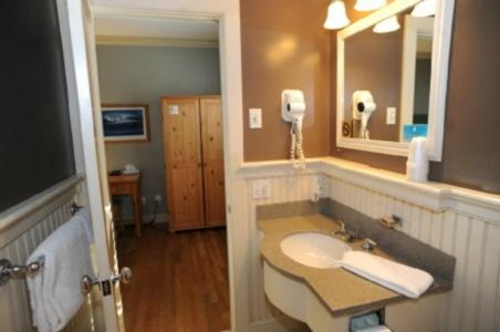 Southampton Long Island Hotel 48/50