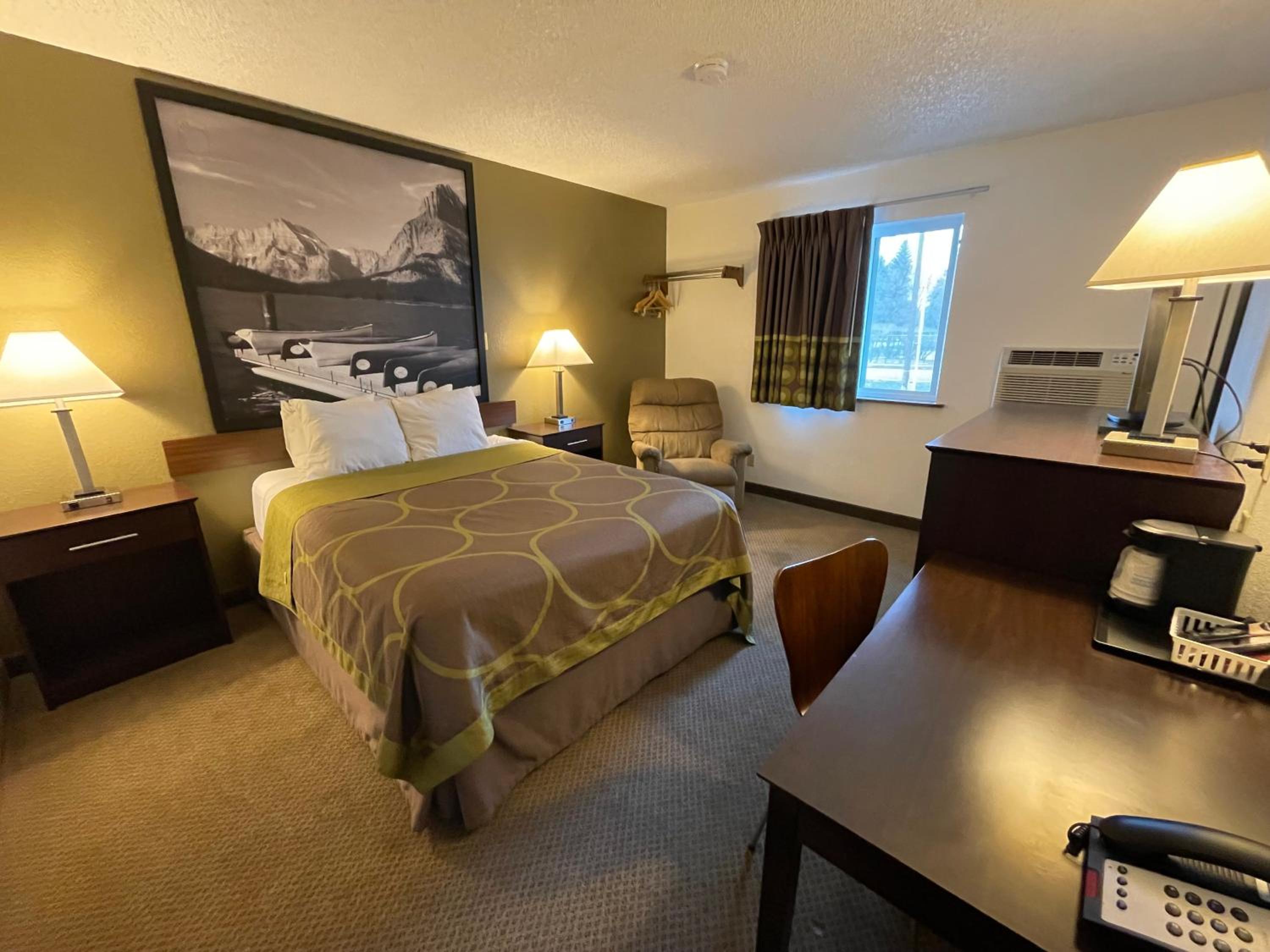 غرفة بسرير كوين، Studio 1 Hotel and Extended Stay Missoula 9/10