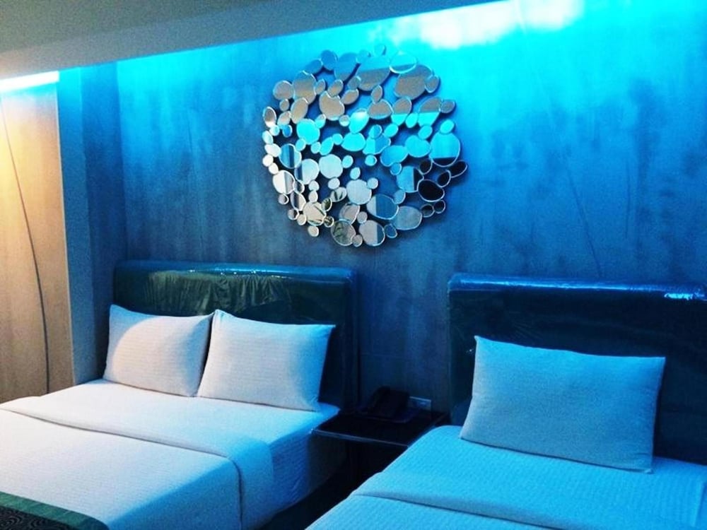 Blutique Hotel 12/31