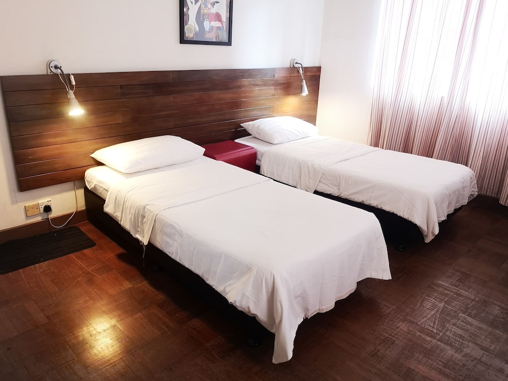 Oyo 161 Lodge Paradize Hotel 11/25