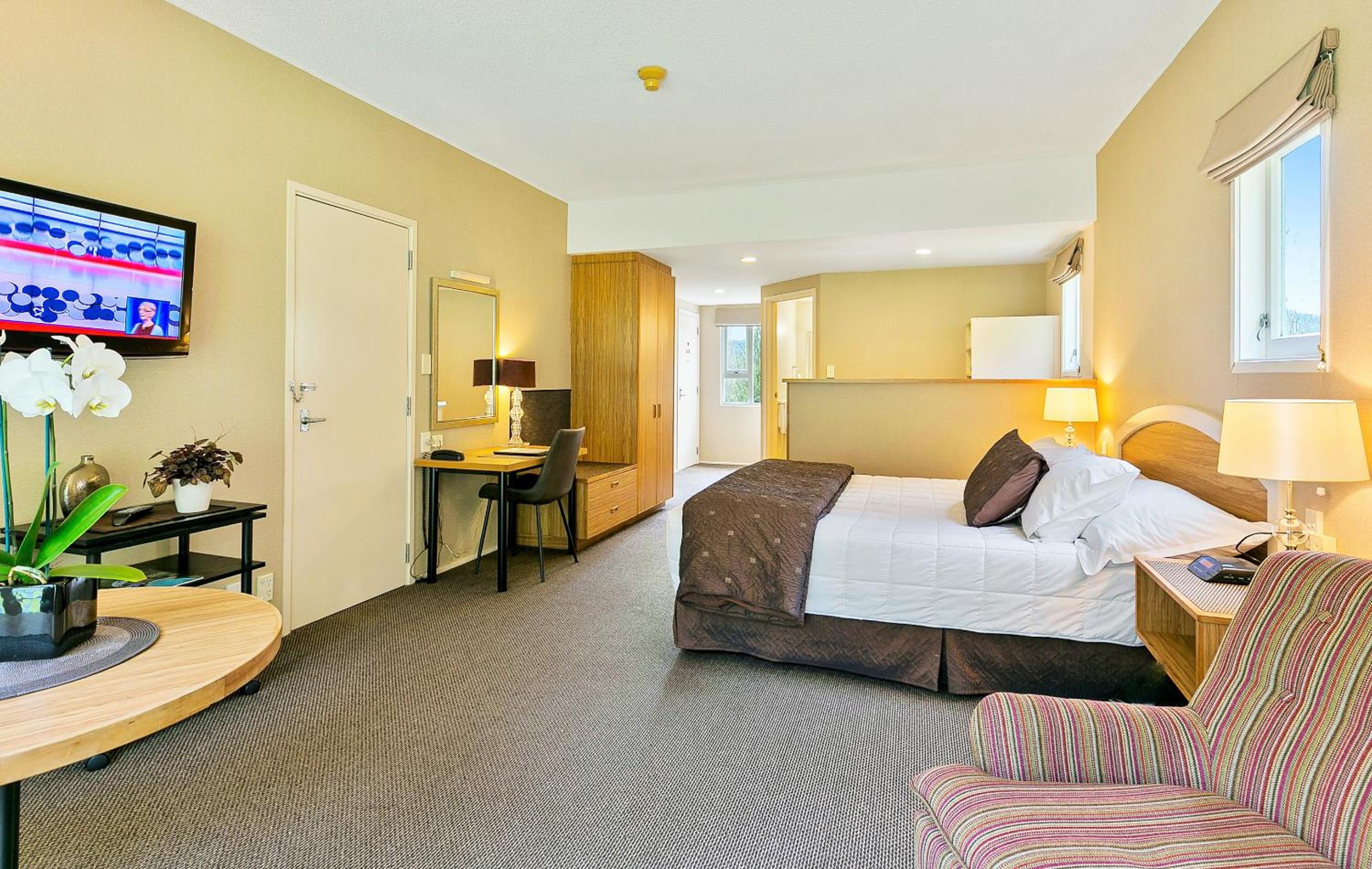 Spa, Studio, Kitchen