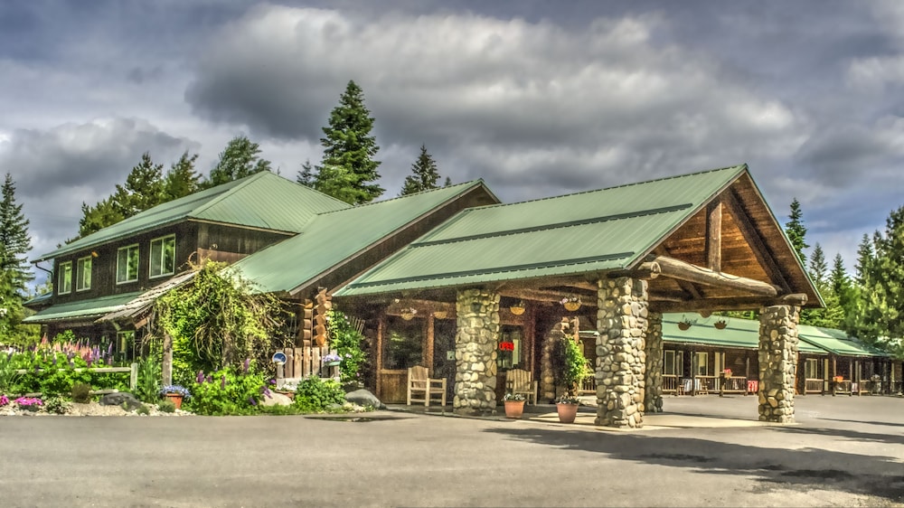 Bonners Ferry Log Inn 2/48