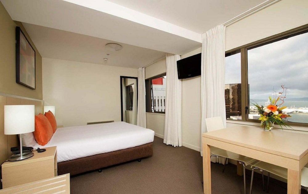 Travelodge Hotel Wellington 6/30