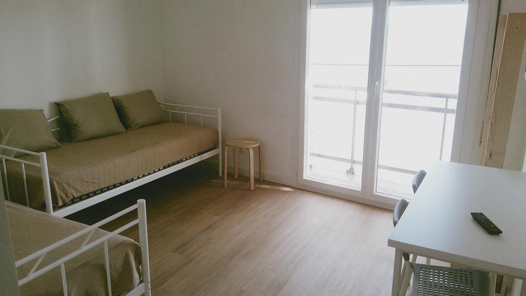 HOTEL VILA DE PREMIA 8/24