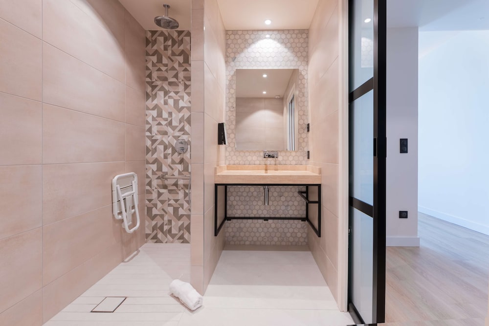 Campanile Smart Lyon Est Bron 10/46
