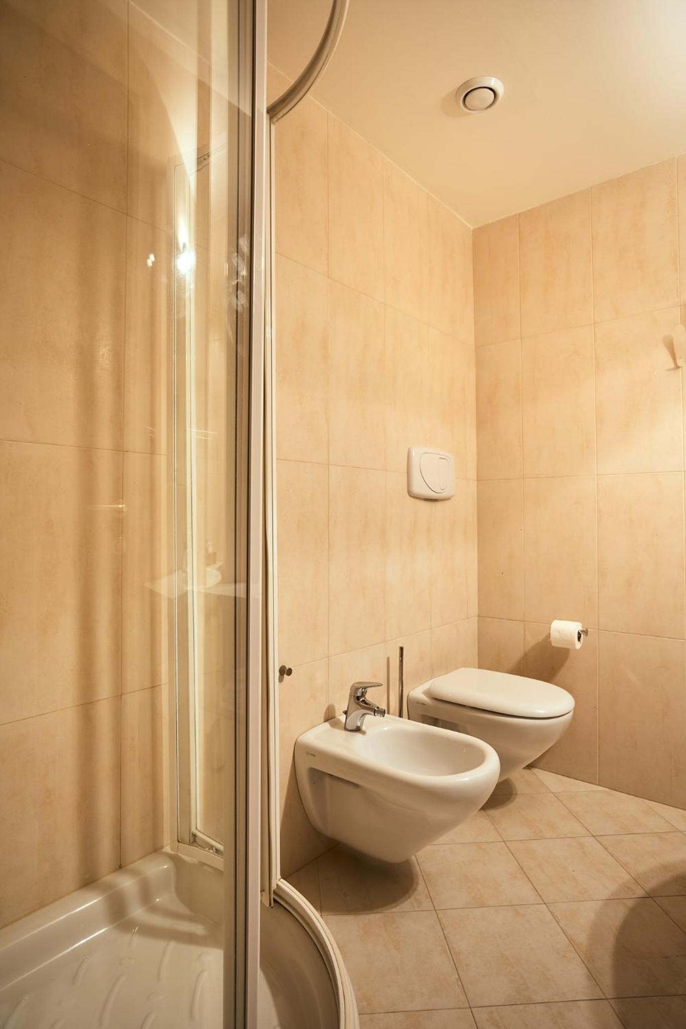 Delfina Palace 40/40