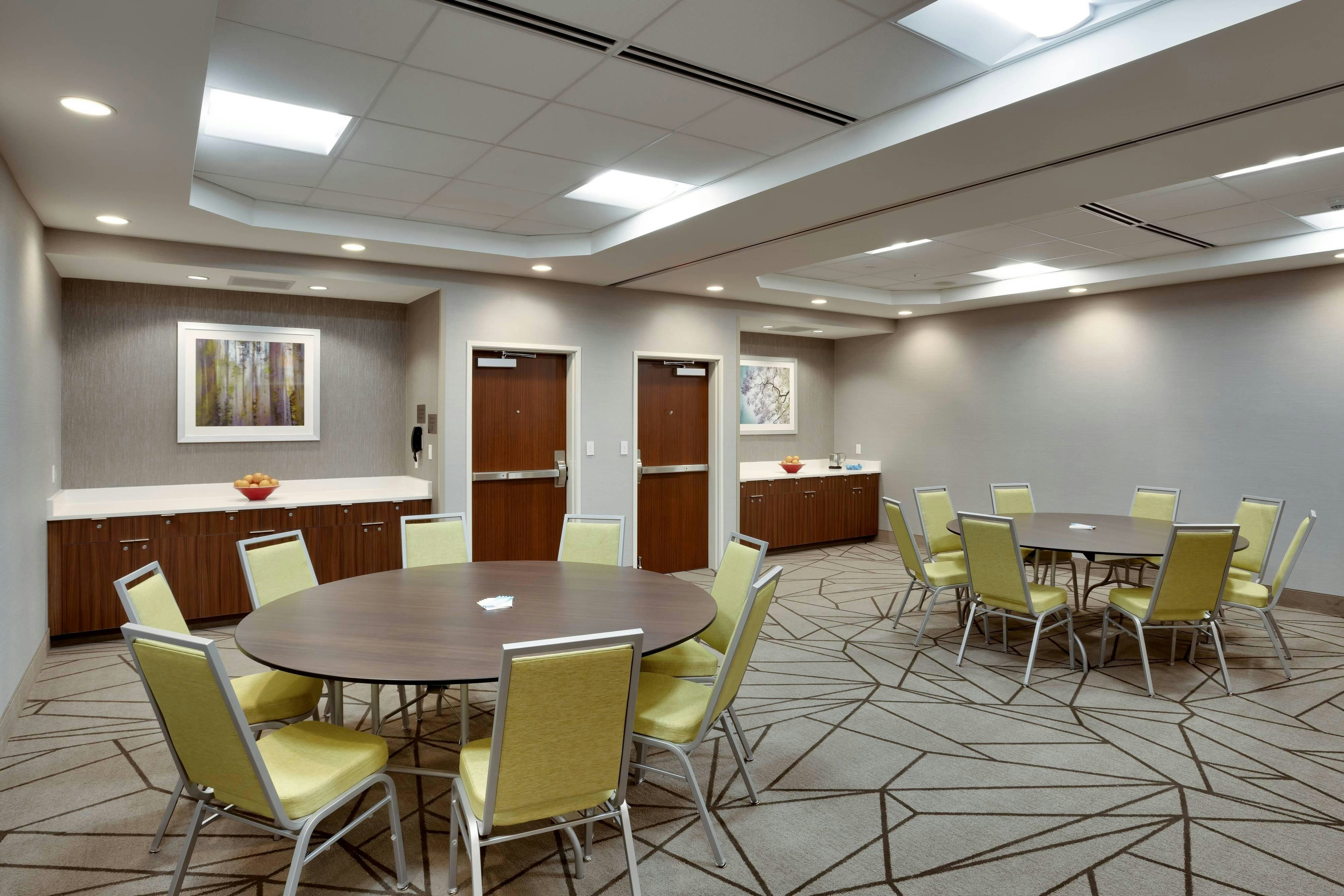 Fairfield Inn & Suites by Marriott Springfield North 37/47
