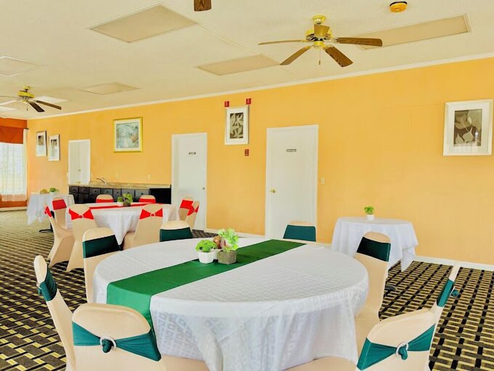 Travelodge by Wyndham Thomasville AL 34/50