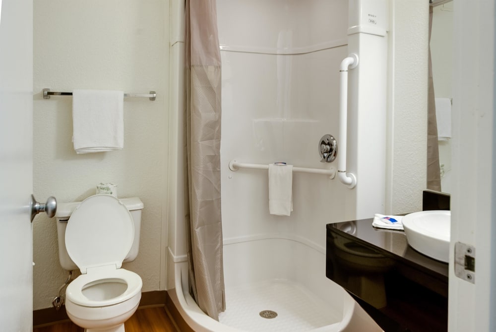 Motel6 Lenexa, KS - Kansas City Southwest 40/44