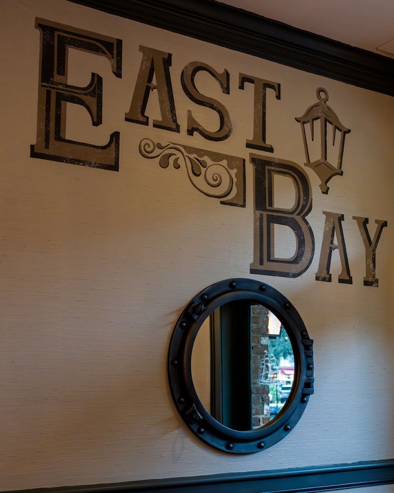 East Bay Inn 38/70