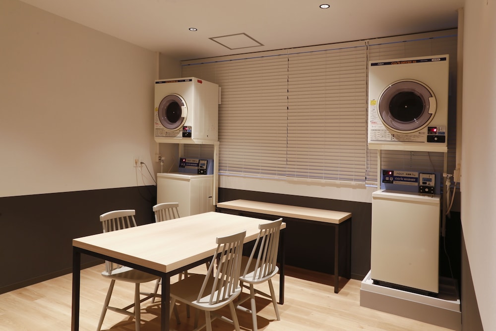 White Hostel Shinsaibashi 40/50