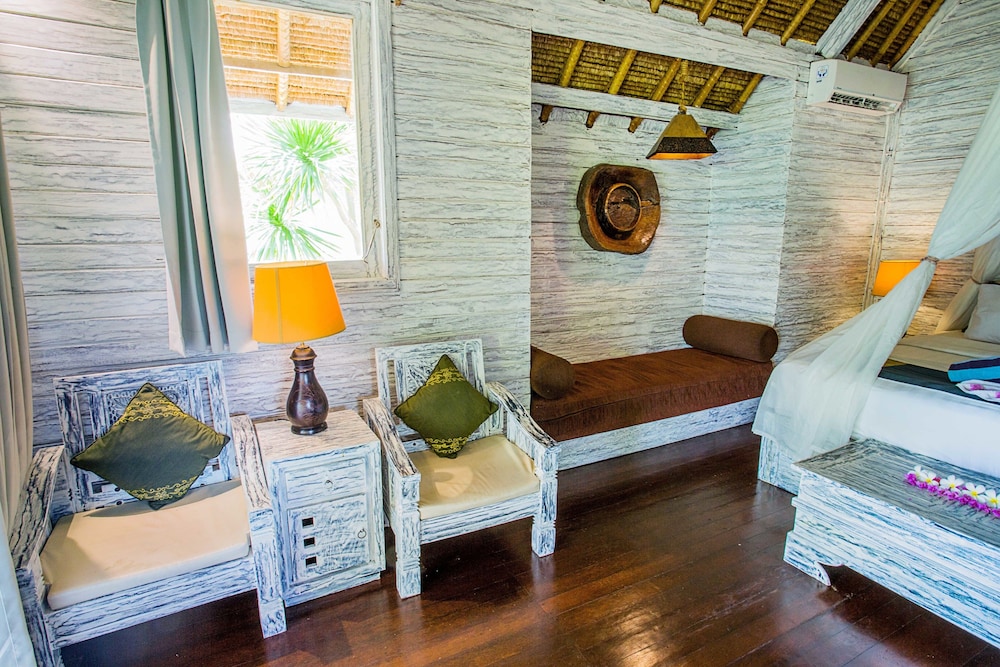 Lembongan Bay Shore Huts 38/71