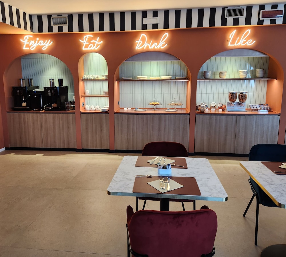 Bleis Hotel 33/50