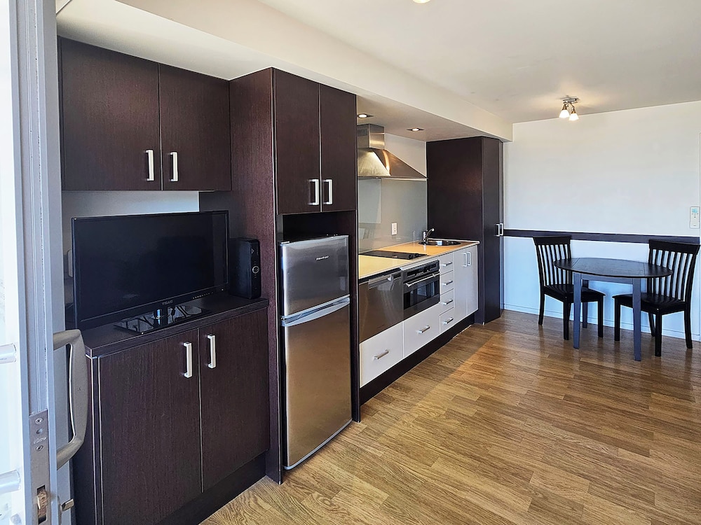 Sea Spray Suites 40/61