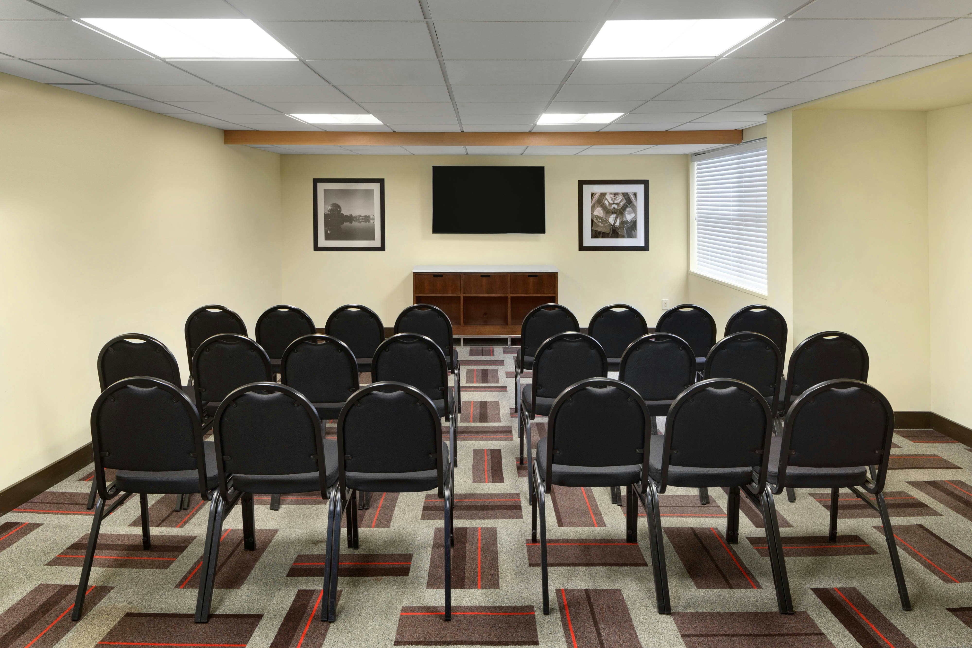 FOUR POINTS BY SHERATON SURREY 4/7