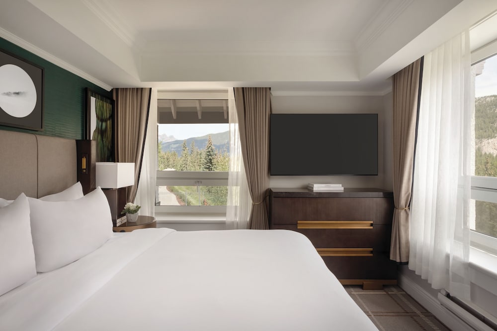 GATEHOUSE, SUITE, KING BED