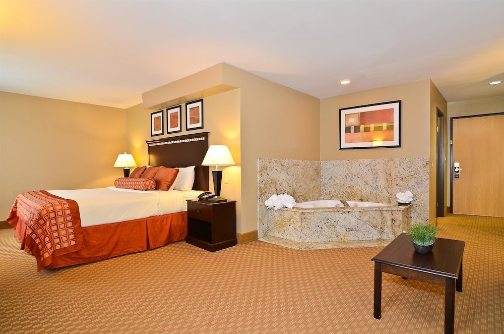 Spark by Hilton Oak Forest 20/48