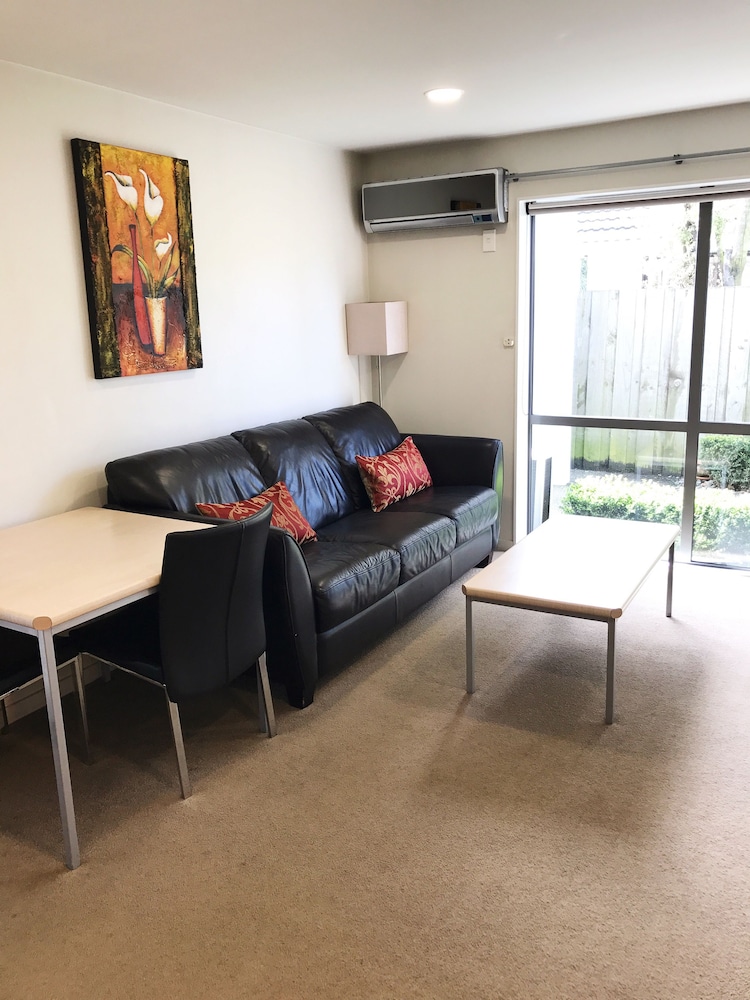 Alpha Motel Luxury Apartments 46/74