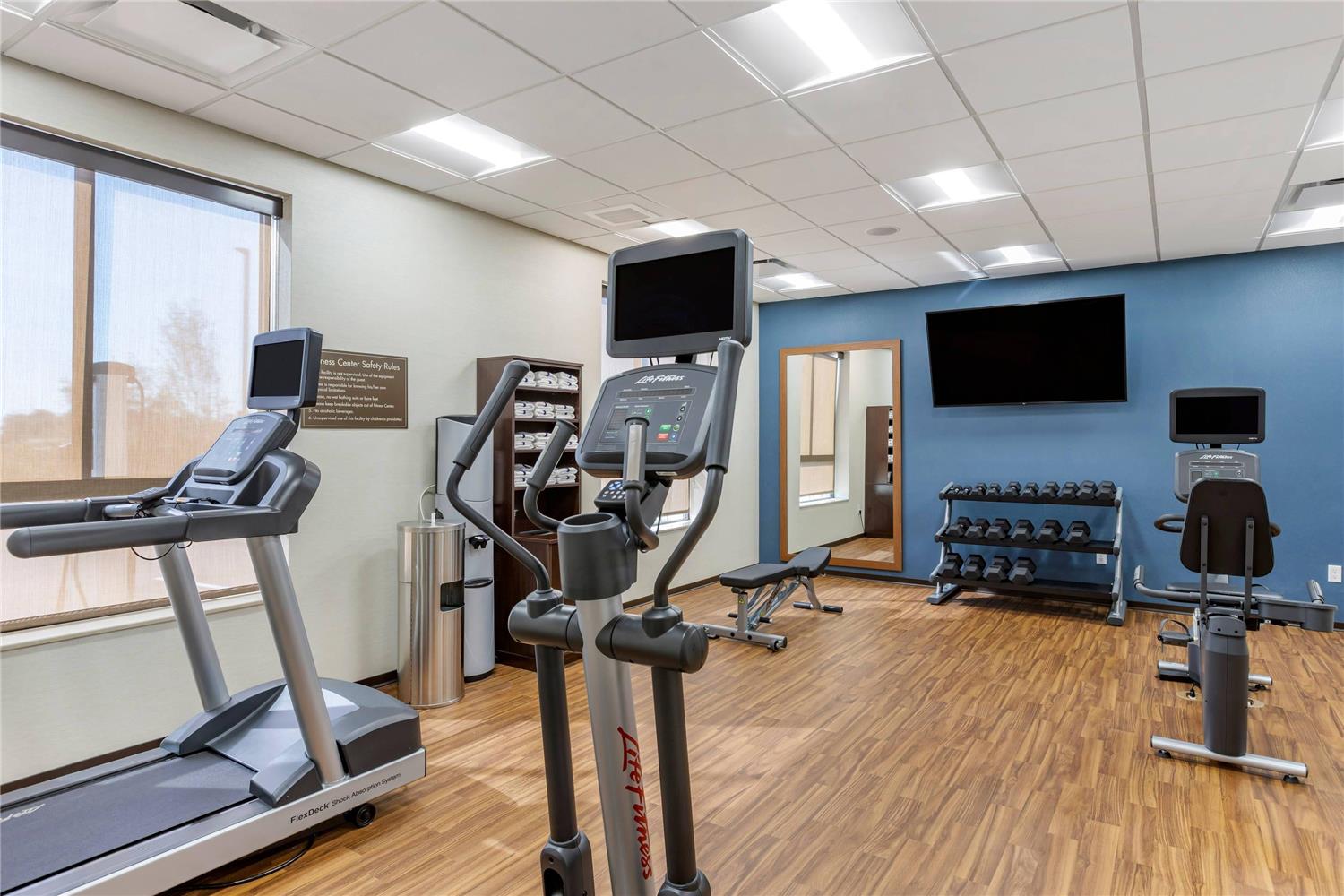 Comfort Inn & Suites Clarkston Pine Knob Area 8/16