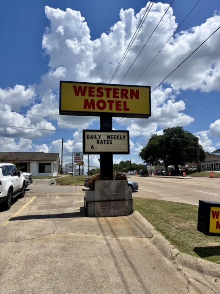 Western Inn Hattiesburg 25/36