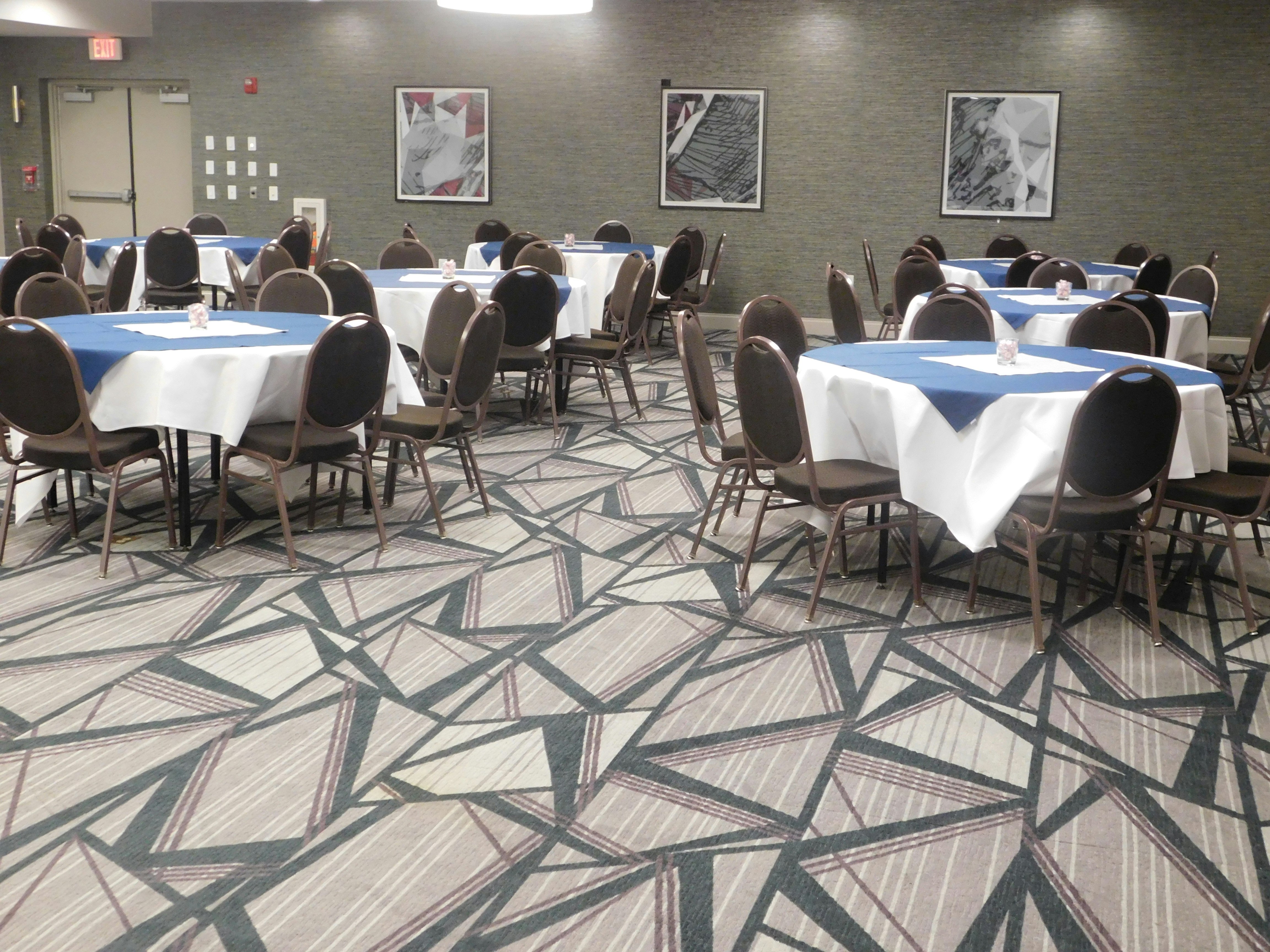Holiday Inn Hotel and Suites Rochester Marketplace 63/64